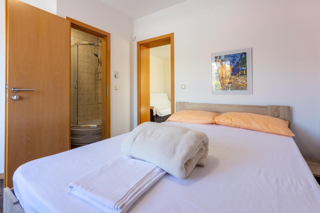 Rimac Apartment And Rooms Novi Vinodolski Exterior foto