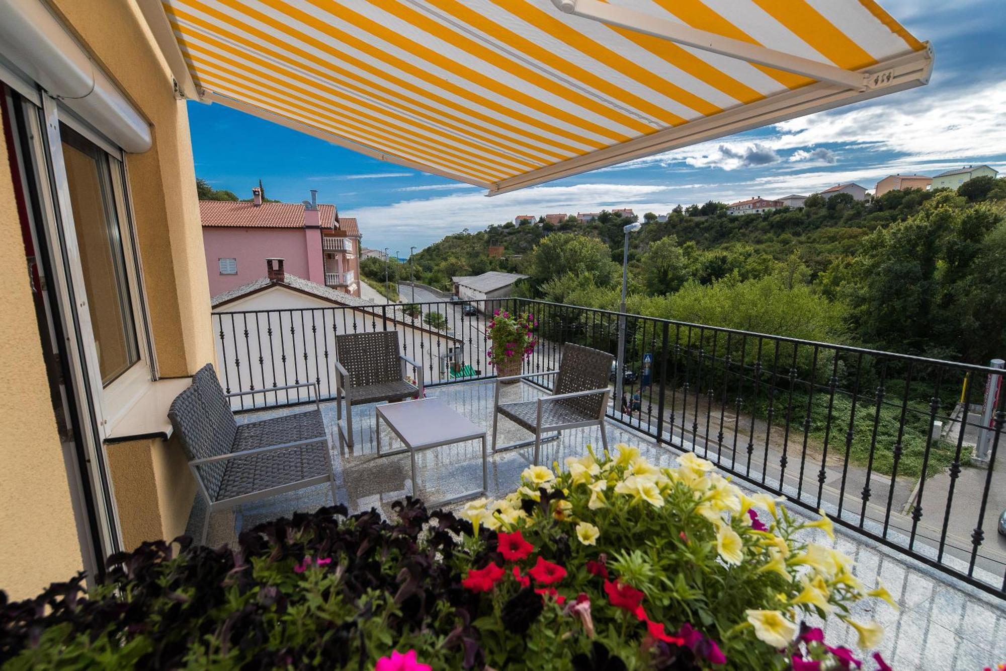 Rimac Apartment And Rooms Novi Vinodolski Exterior foto